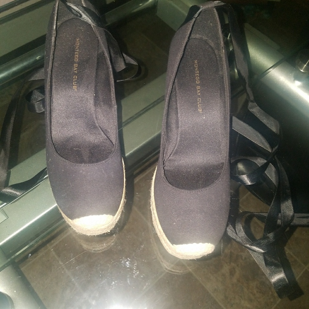 Shoes - Picture 2 of 4